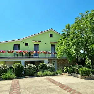 Apartman Deni, Skrbčići